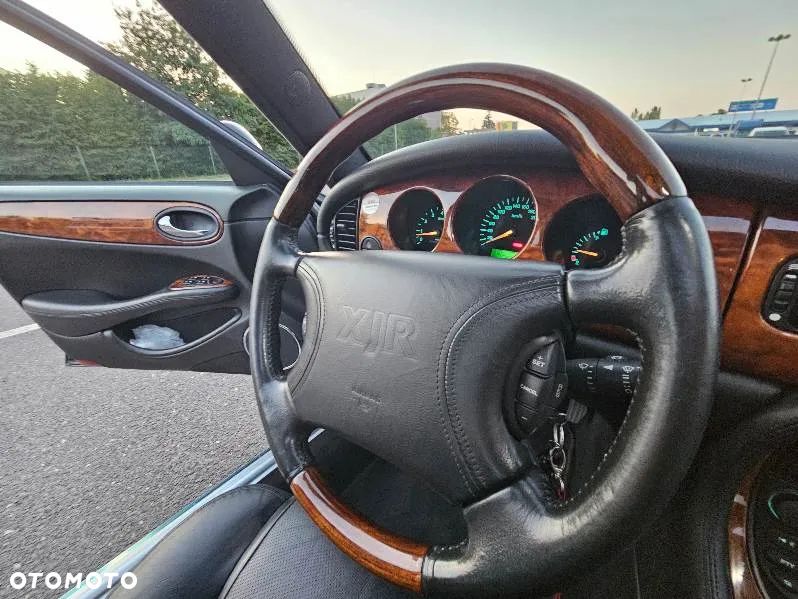 Jaguar XJR Standard - 9