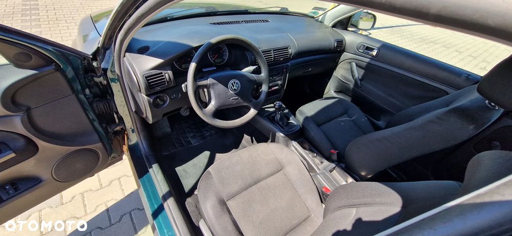 Volkswagen Passat 1.6 Basis - 10