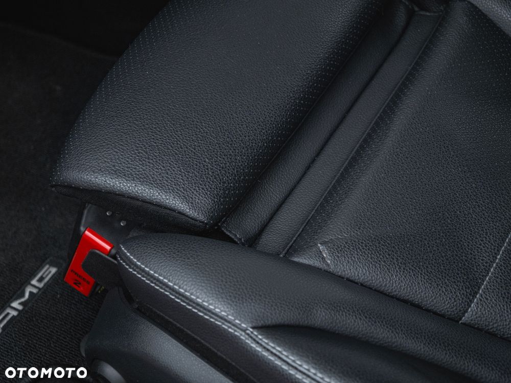 Mercedes-Benz Klasa C 250 9G-TRONIC - 40