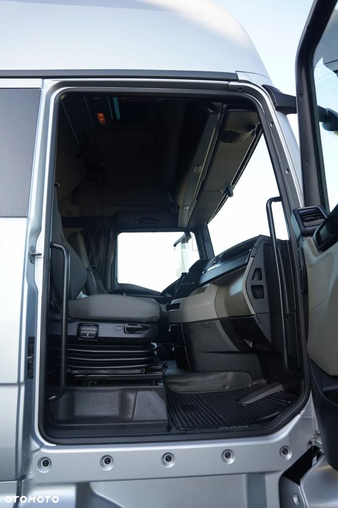 MAN TGX 18.510 / GX / MEGA  / LOW DECK / NAVI RIO - 36