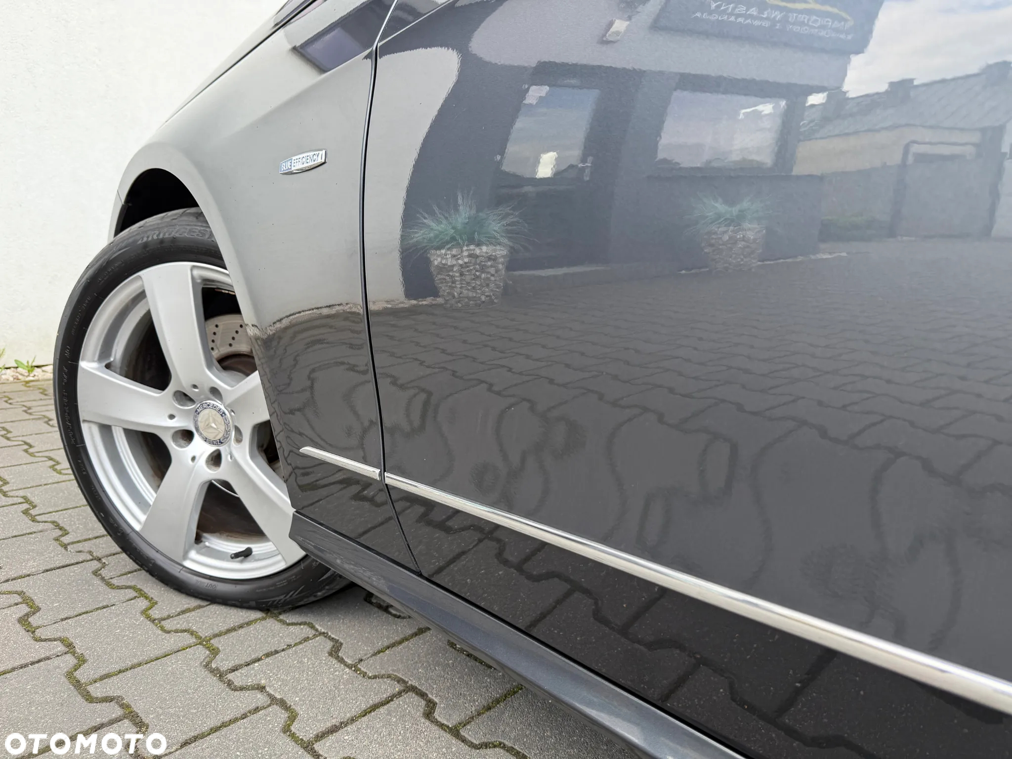 Mercedes-Benz Klasa E 350 T CDI DPF 4Matic BlueEFFICIENCY 7G-TRONIC - 36