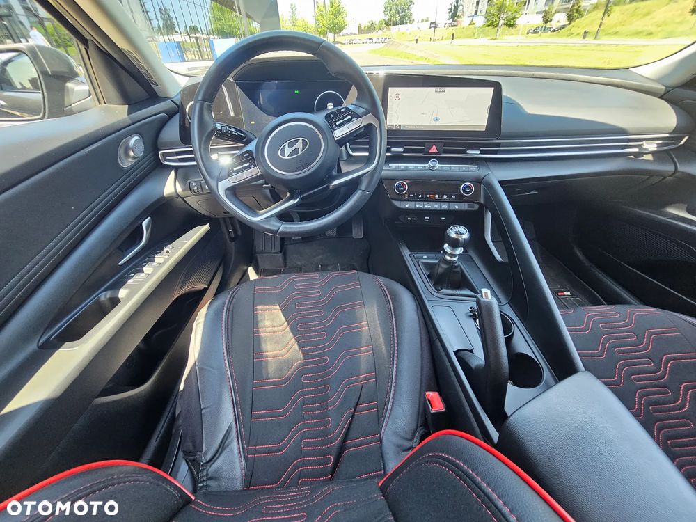 Hyundai Elantra 1.6 Smart - 16