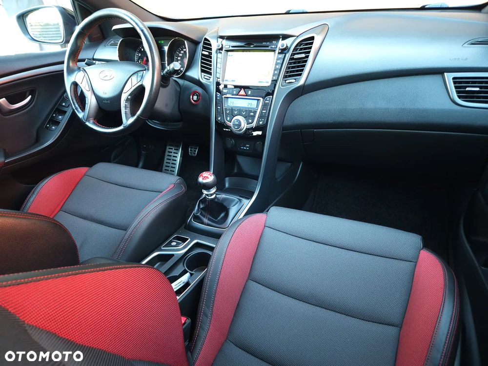 Hyundai i30 1.6 T GDI Turbo - 31