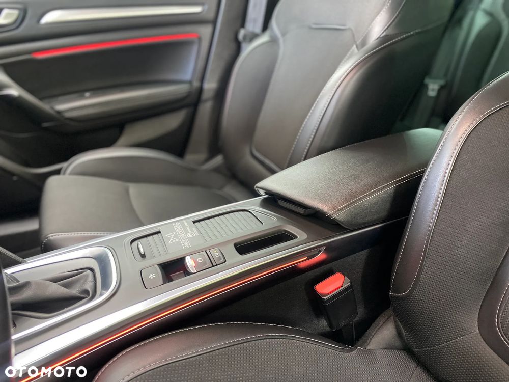 Renault Megane TCe 140 GPF EDC INTENS - 32