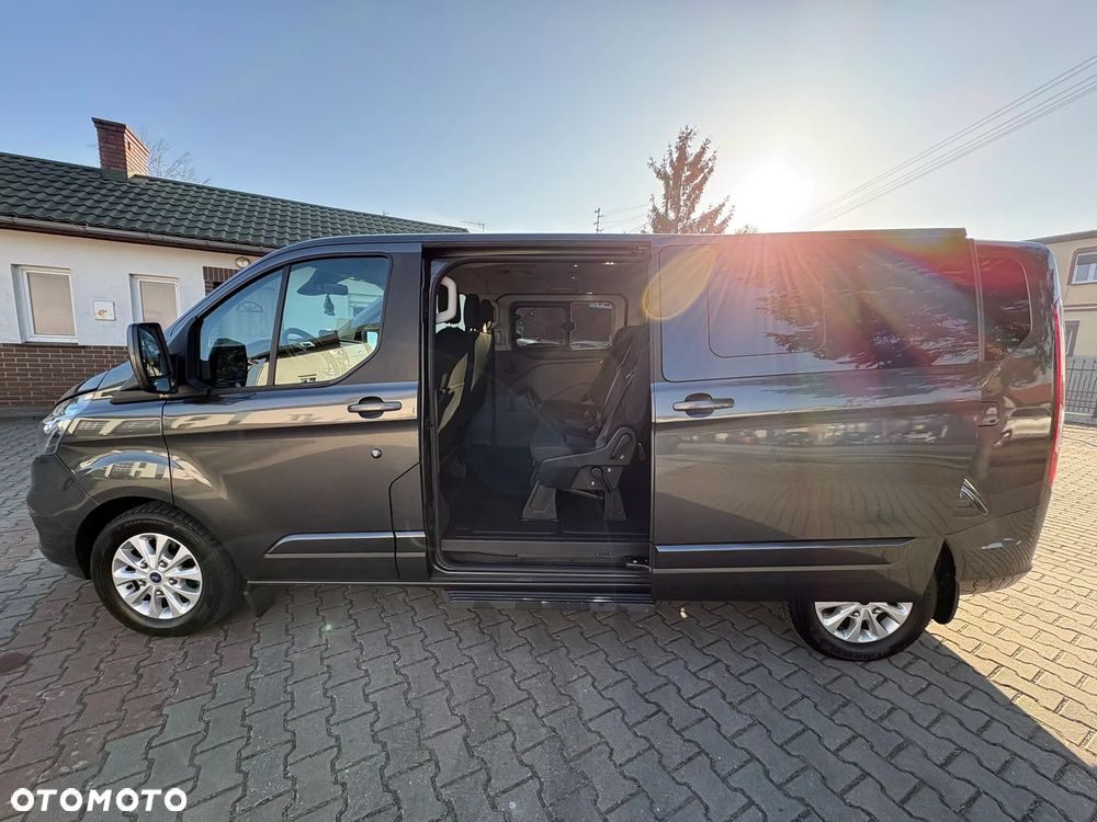 Ford Tourneo Custom - 13