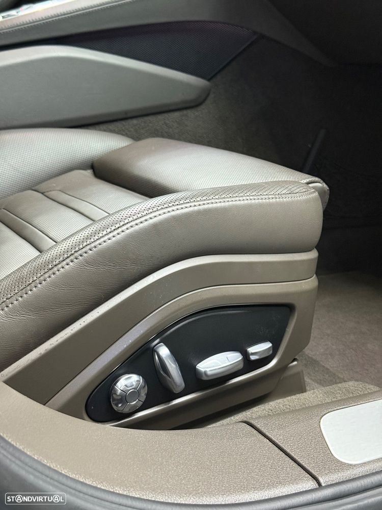 Porsche Panamera Sport Turismo 4S E-Hybrid - 22