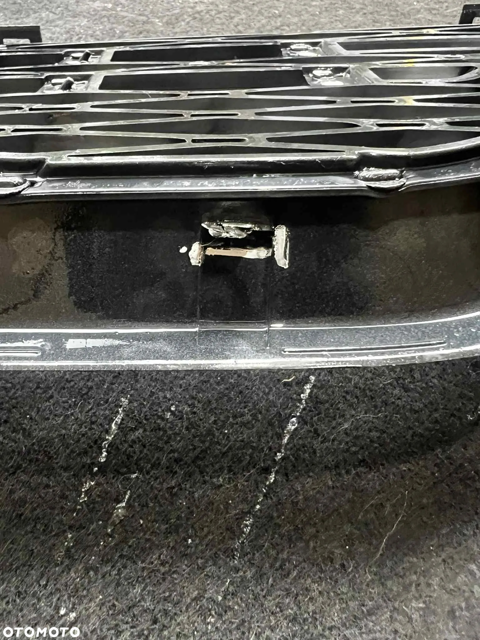 Range Rover Sport - KRATKA LEWEGO BŁOTNIKA - 22091900, J8A2-17E852 - 11