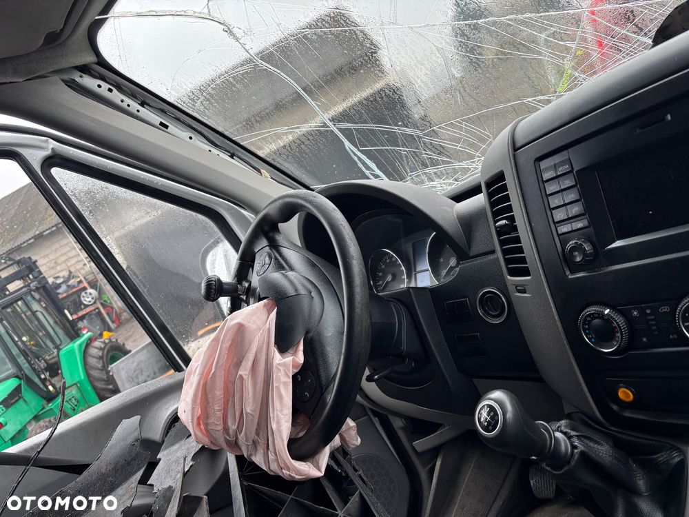 Mercedes-Benz Sprinter - 9