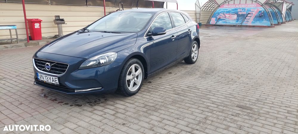 Volvo V40 D4 Momentum - 14