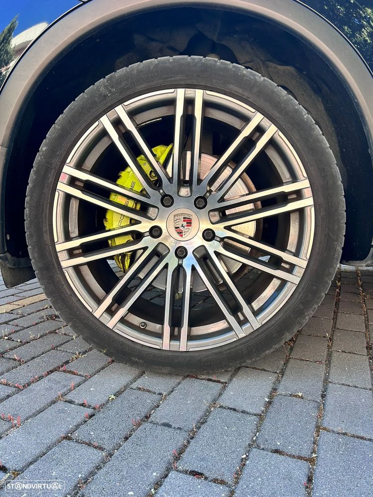 Porsche Cayenne S E-Hybrid - 10