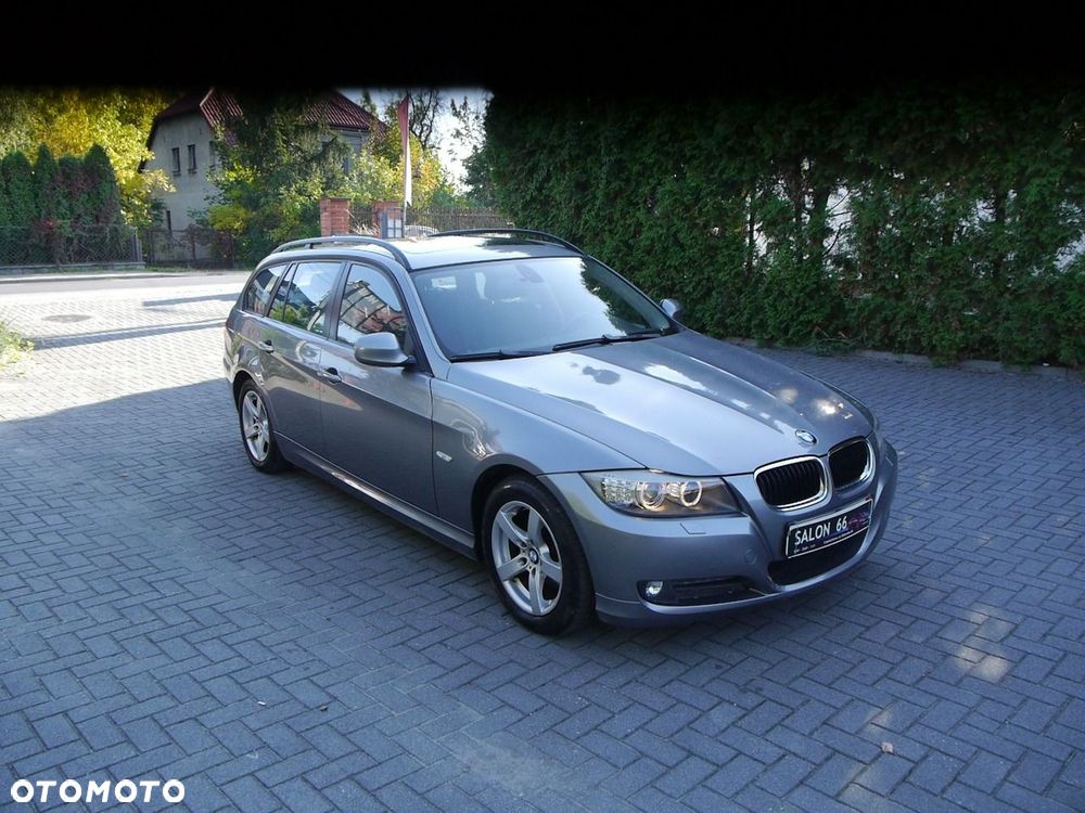 BMW 3 Series 2009 photo 3
