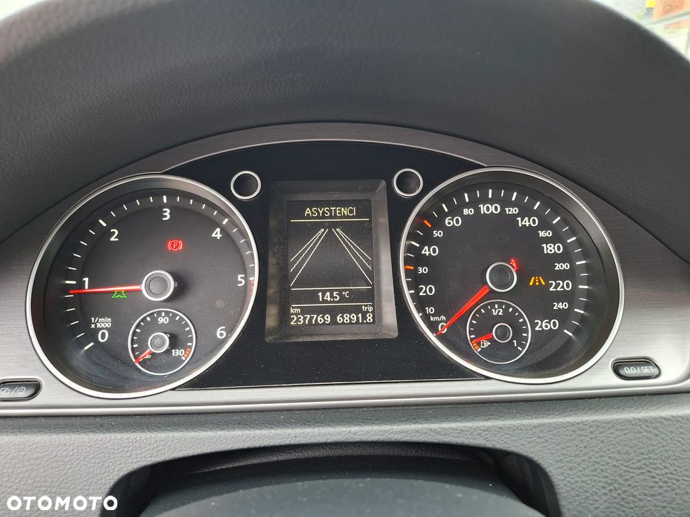 Volkswagen Passat 2.0 TDI 4Mot Highline - 22
