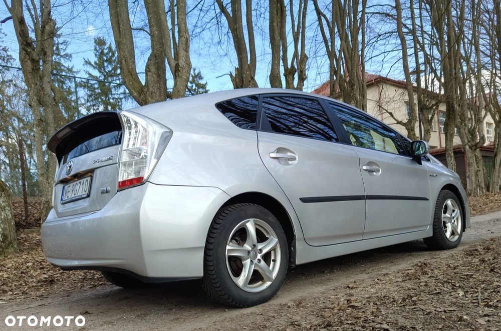 Toyota Prius (Hybrid) - 29