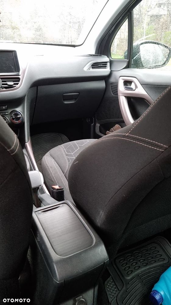 Peugeot 2008 - 8