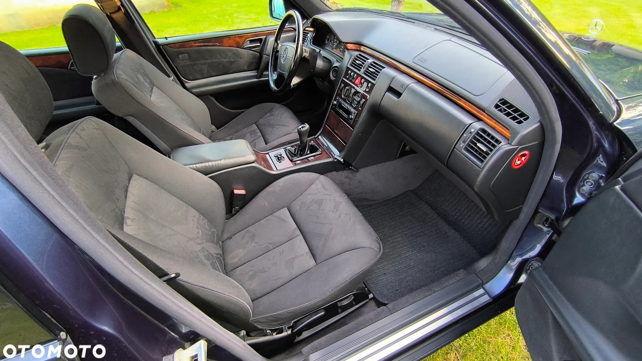 Mercedes-Benz Klasa E 240 T Elegance - 16