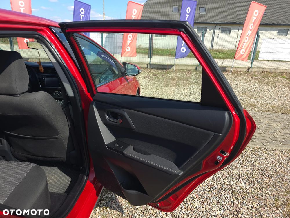 Toyota Auris 1.6 Premium + - 11