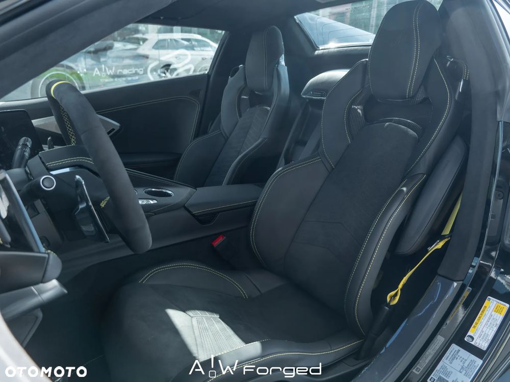 Chevrolet Corvette - 20