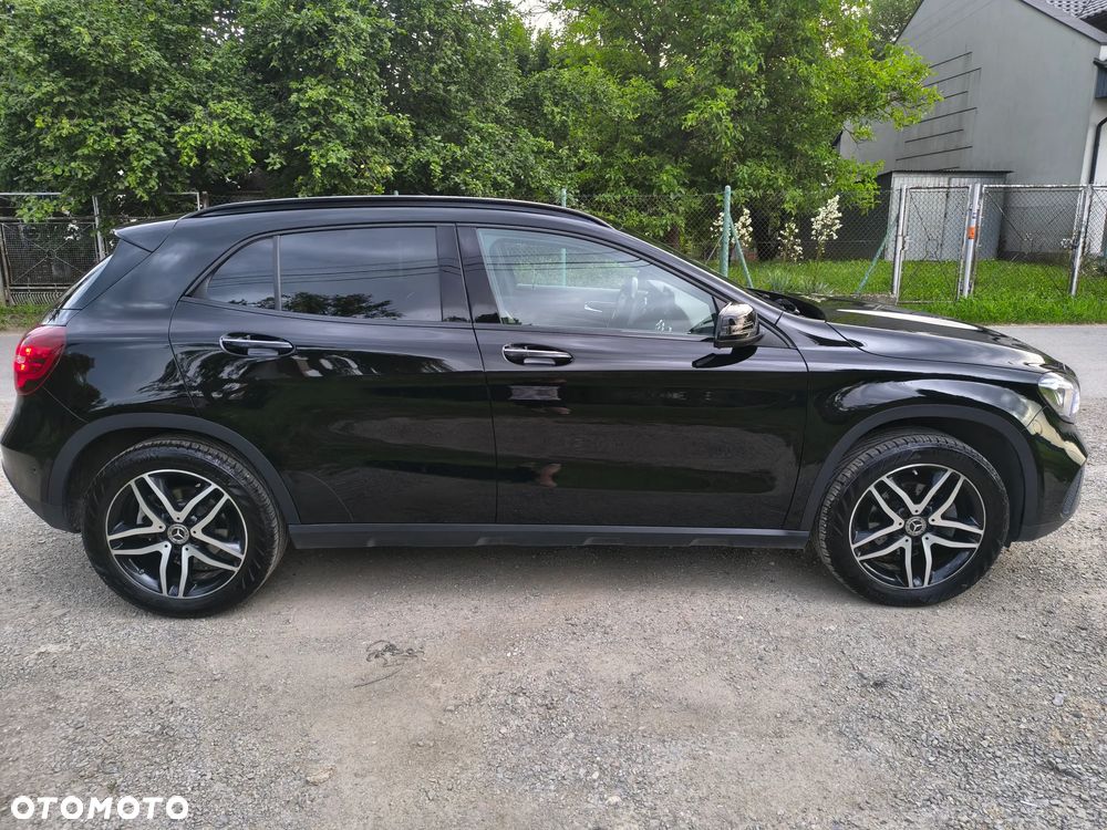 Mercedes-Benz GLA 200 7G-DCT - 5