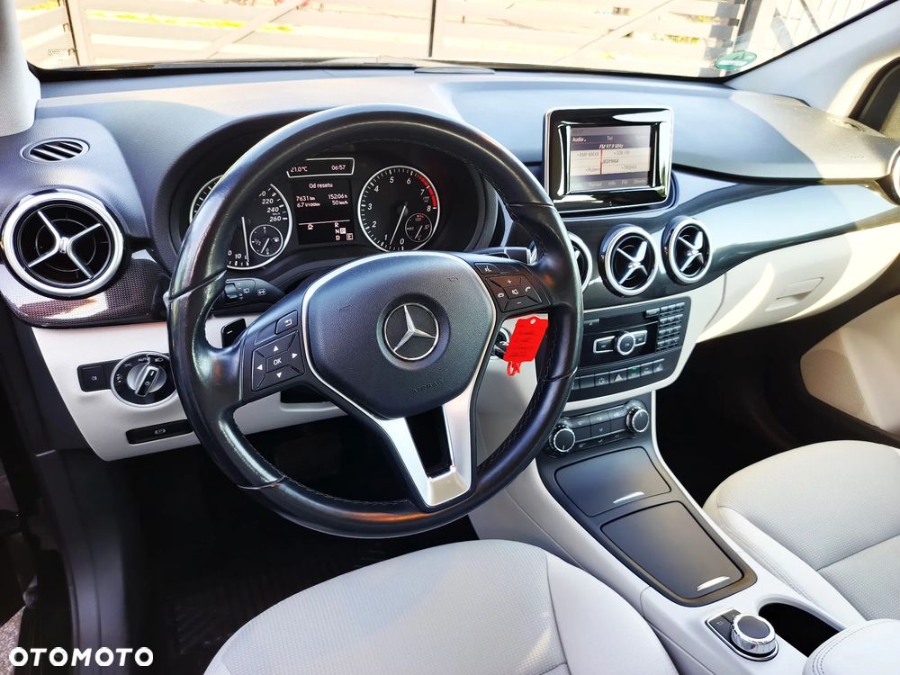 Mercedes-Benz Klasa B 180 7G-DCT - 11