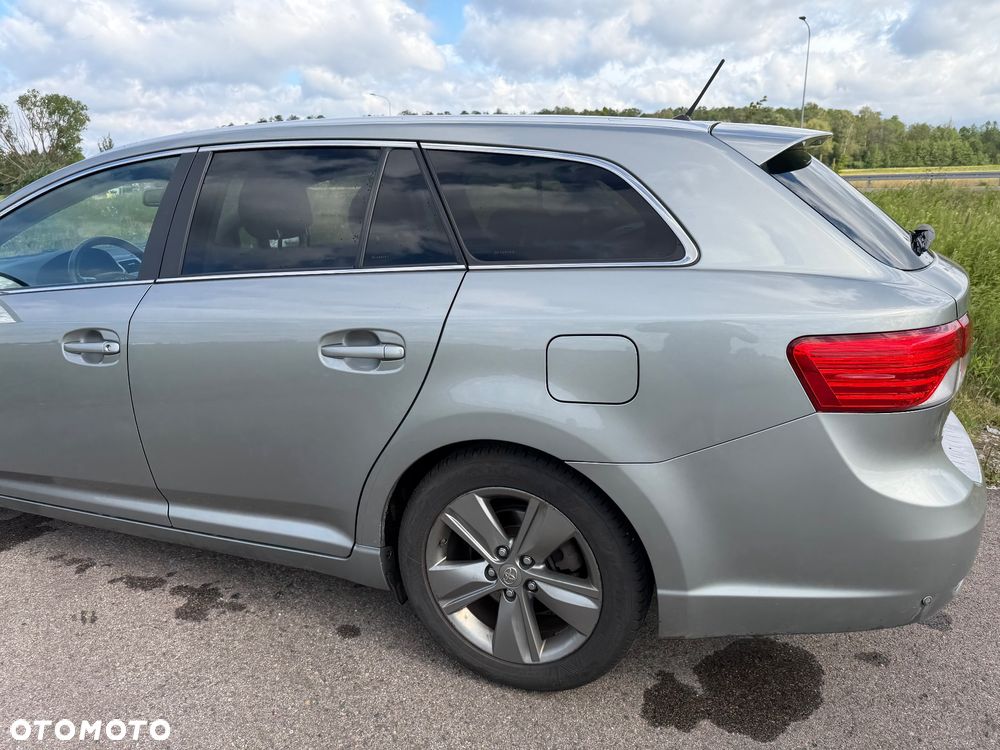 Toyota Avensis 2.0 D-4D Edition (2014) - 23