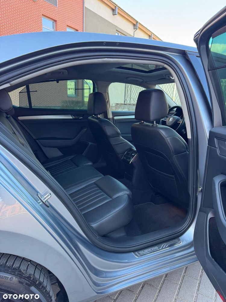 Skoda Superb 2.0 TDI L&K DSG - 9