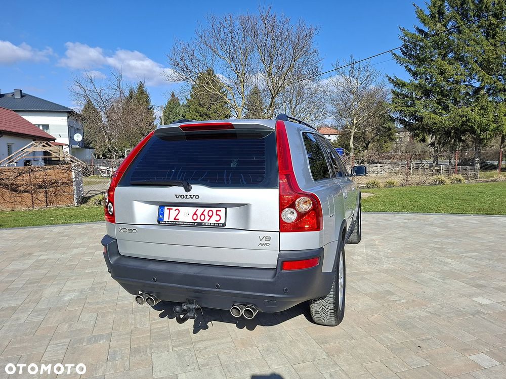 Volvo XC 90 - 9