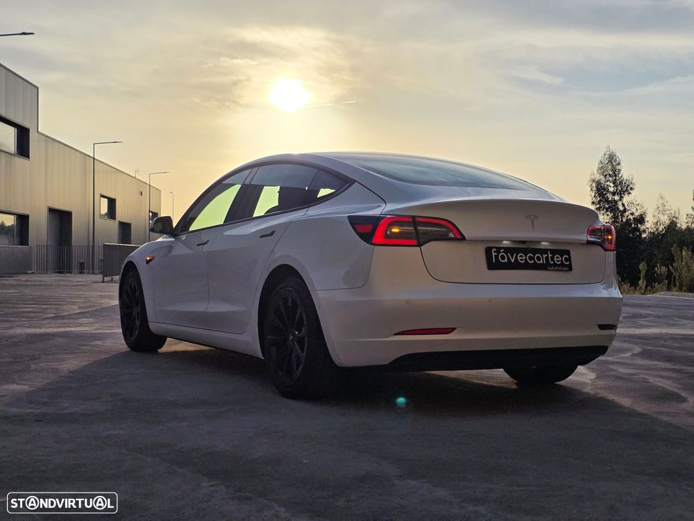 Tesla Model 3 - 35