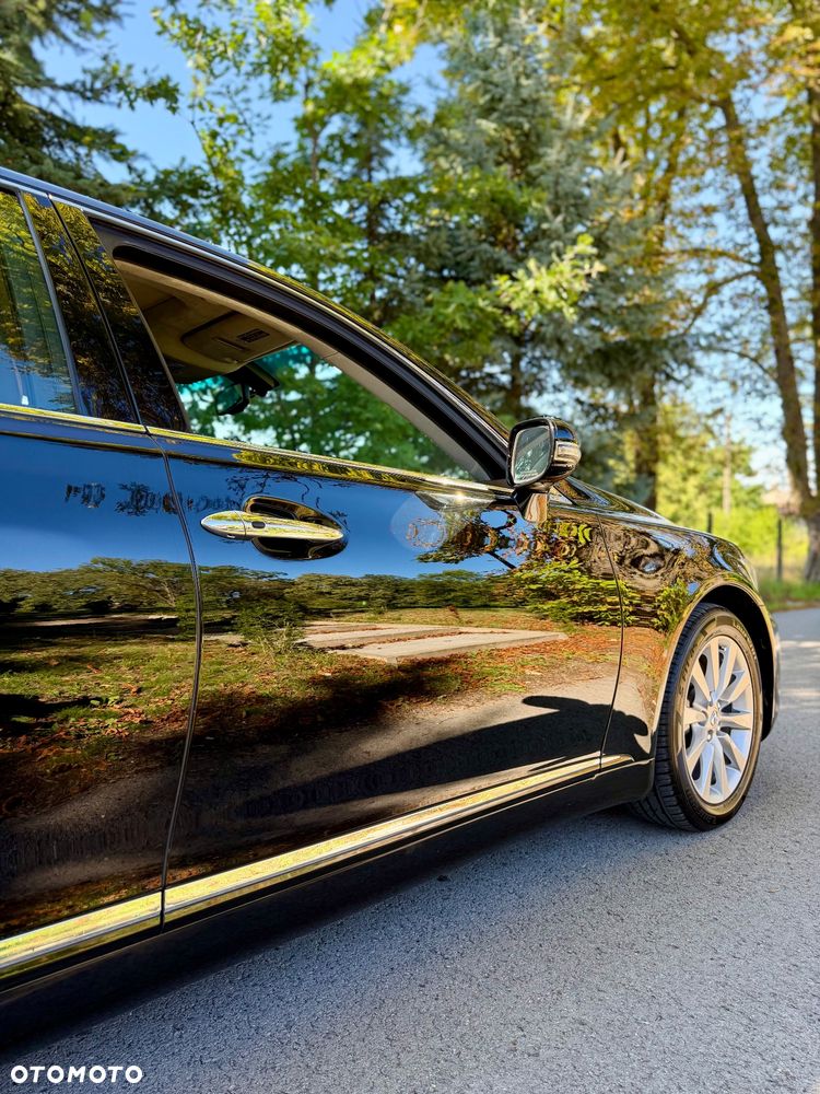 Lexus LS - 9