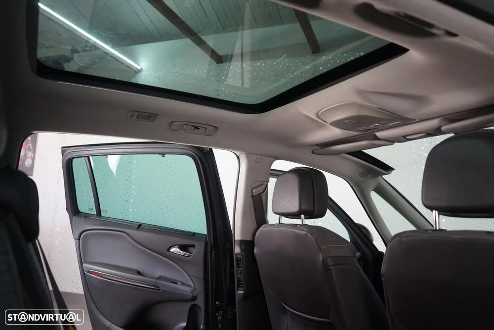Opel Zafira 2.0 CDTI Cosmo - 37