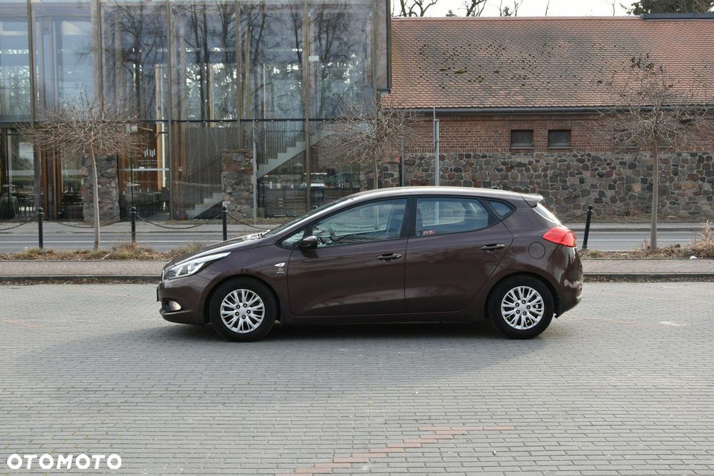 Kia Ceed - 4