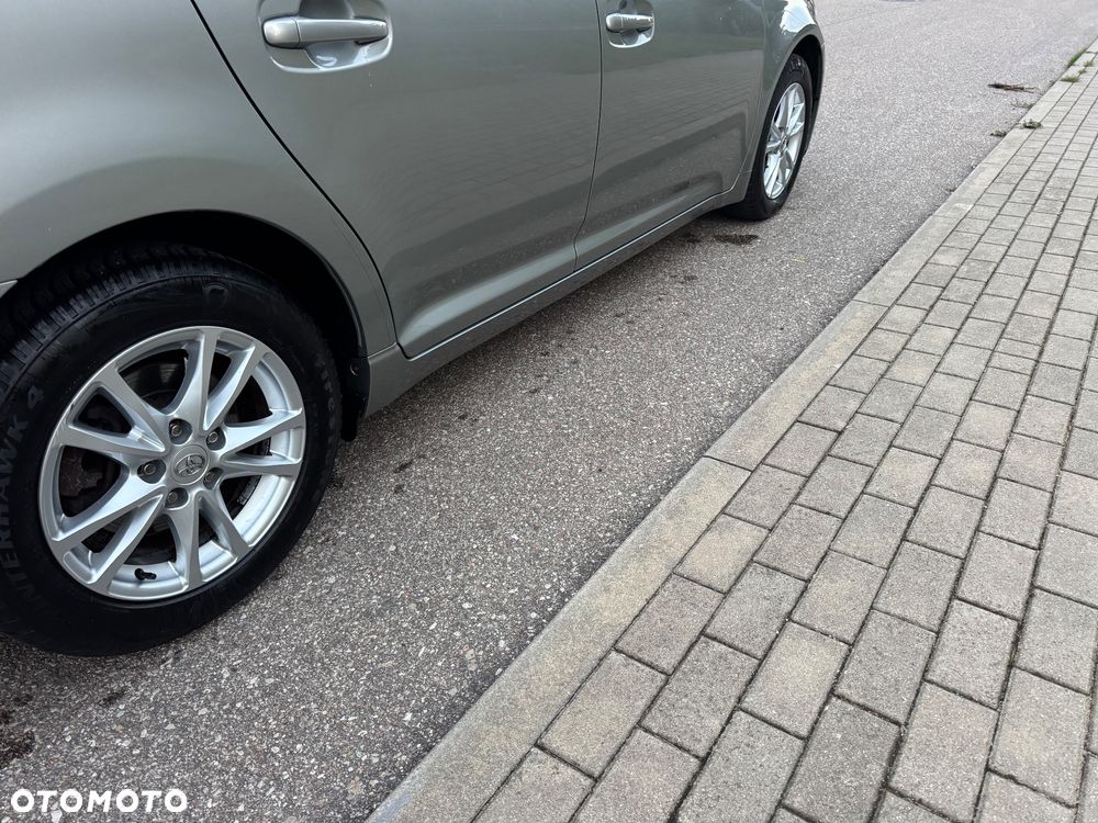 Toyota Avensis 2.0 D-4D Sol Premium - 13