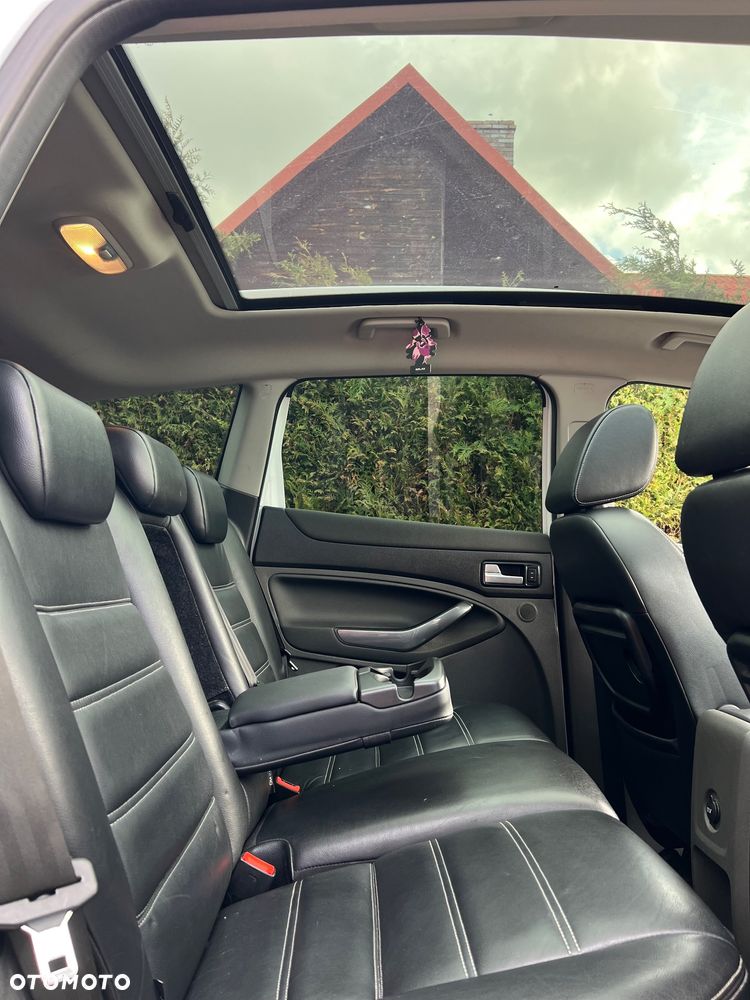 Ford Kuga 2.0 TDCi 4x4 Titanium - 25