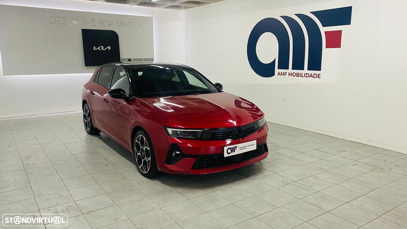 Opel Astra 1.2 T GS - 1