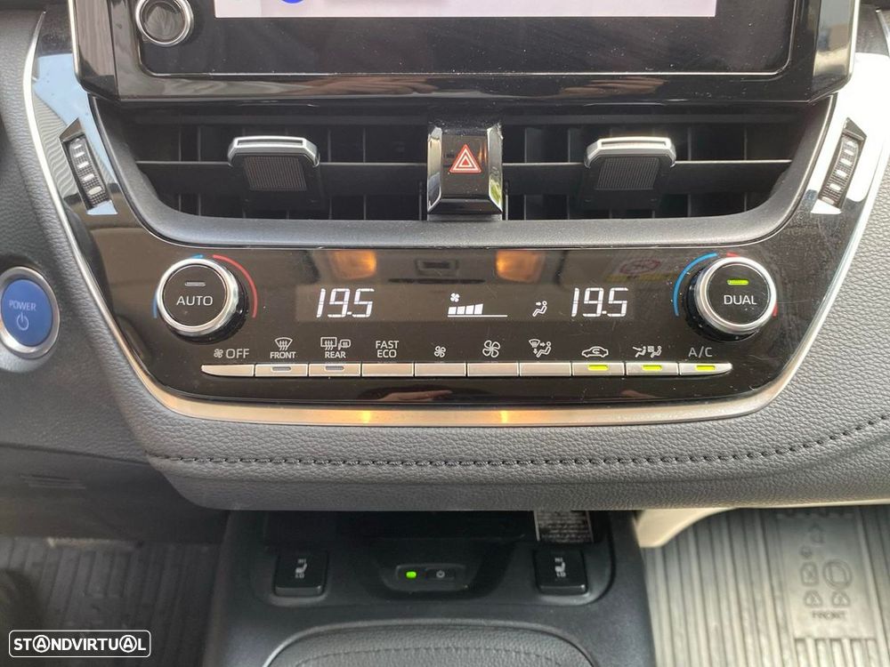 Toyota Corolla SD 1.8 Hybrid Luxury - 11