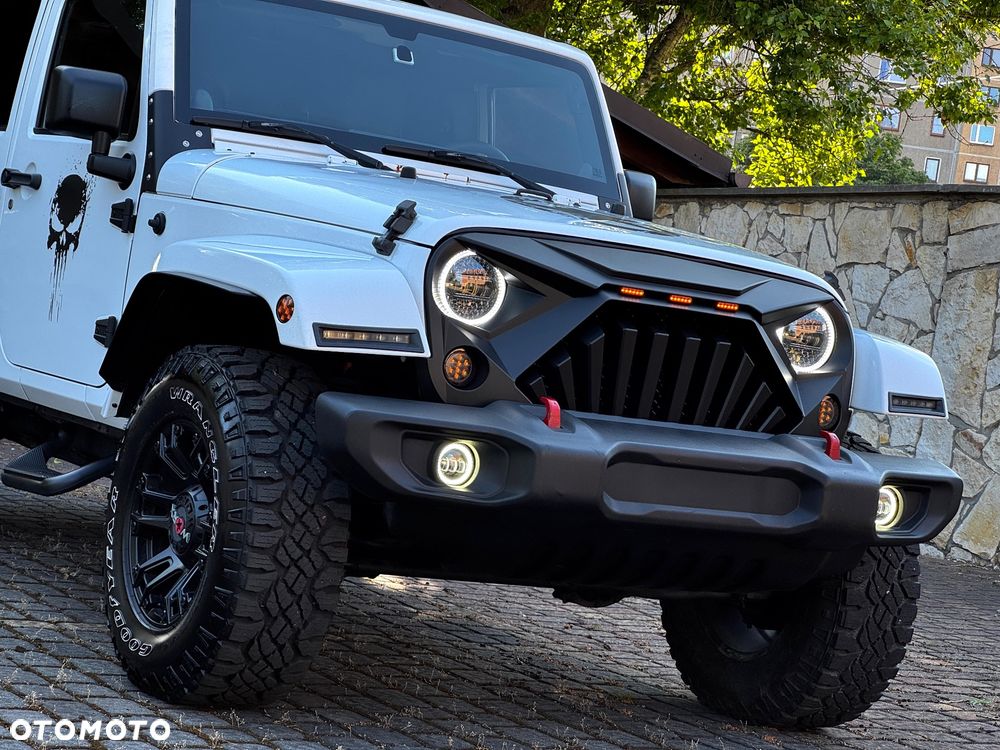 Jeep Wrangler 3.6 Unlim Sahara - 30