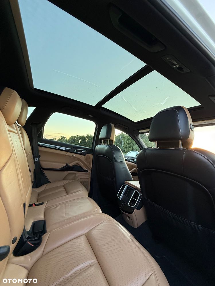 Porsche Cayenne - 18