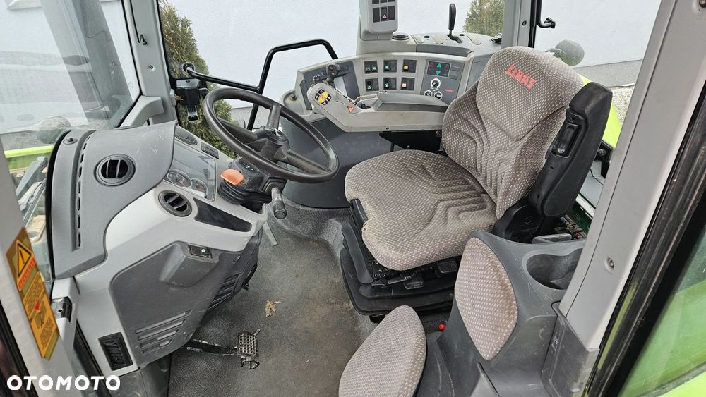 Claas Axion 830 - 12