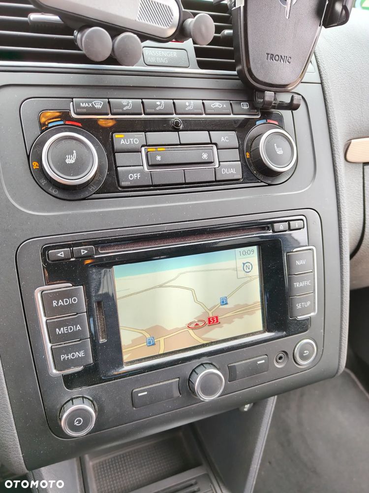 Volkswagen Touran 2.0 TDI DPF DSG Highline - 36