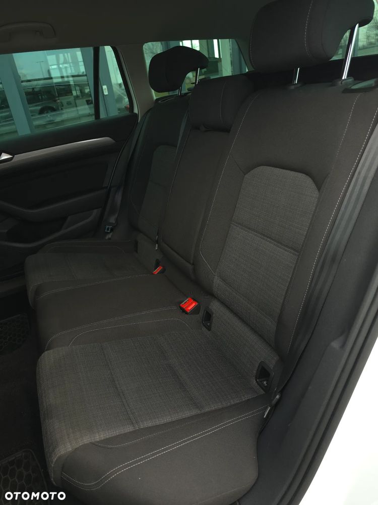 Volkswagen Passat 1.5 TSI EVO Business - 11