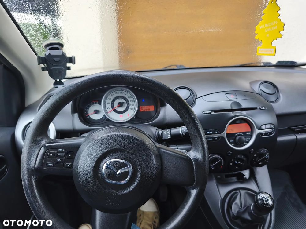 Mazda 2 - 6