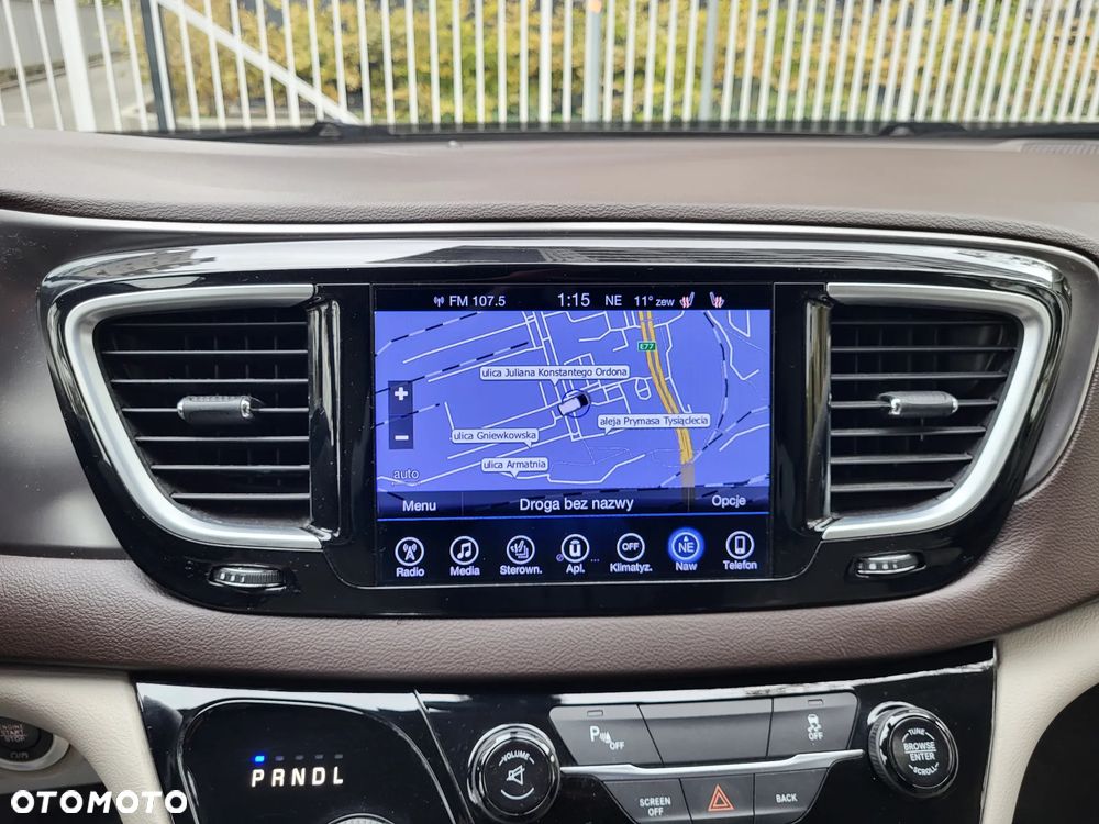Chrysler Pacifica - 10