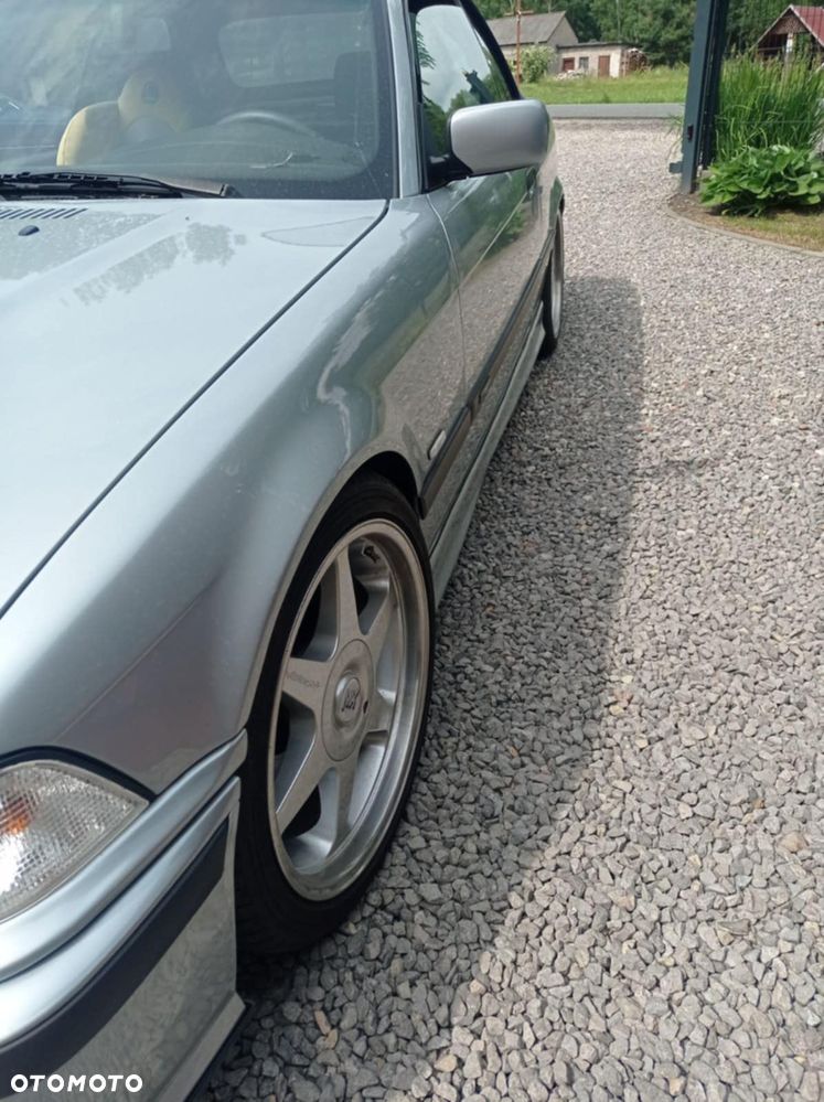 BMW Seria 3 318i - 1