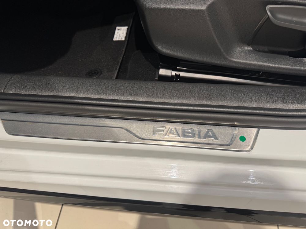 Skoda Fabia 1.5 TSI Monte Carlo DSG - 17