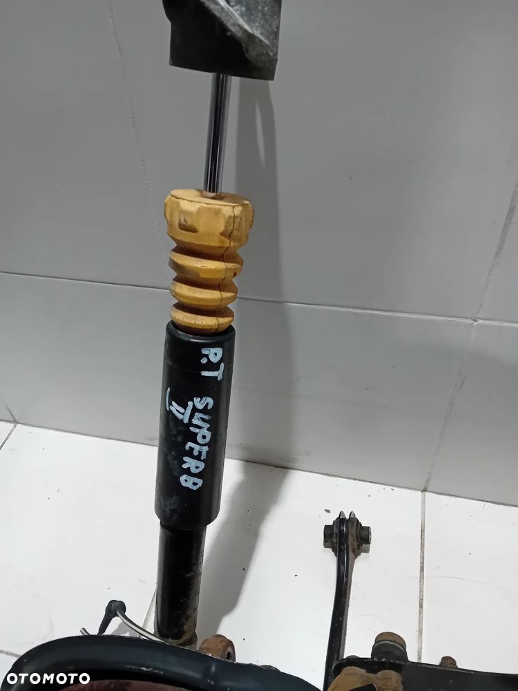 zwrotnica Wahacz Skoda Superb II prawy tył 2011 - 2