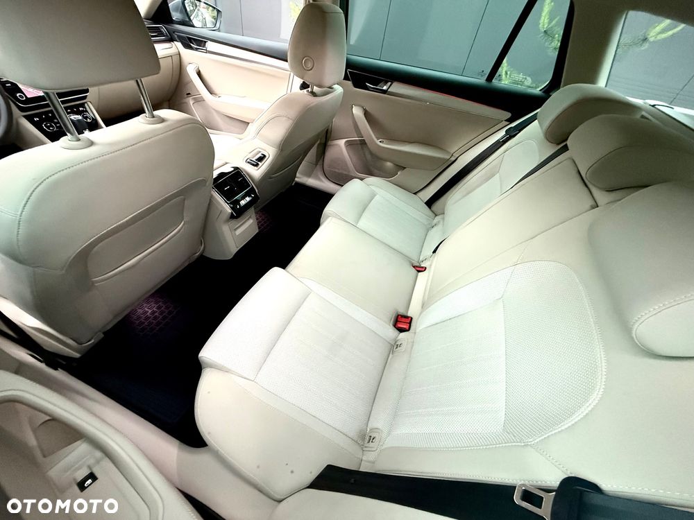 Skoda Superb 2.0 TSI 4x4 Scout DSG - 12