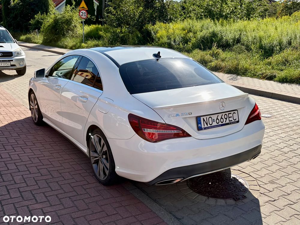 Mercedes-Benz CLA 250 7G-DCT - 6