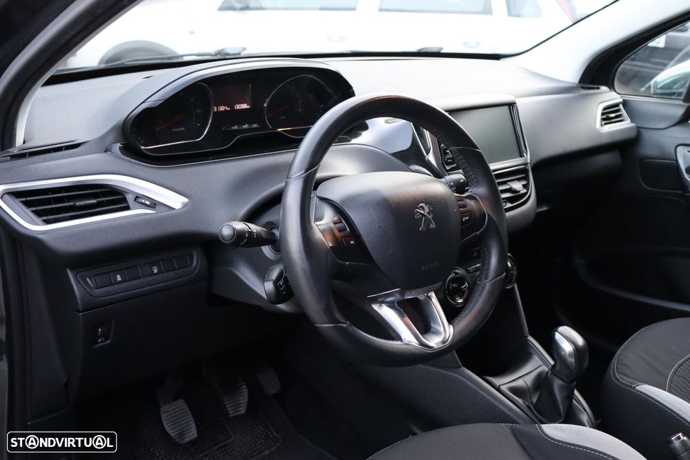 Peugeot 208 1.2 VTi SE Style - 7
