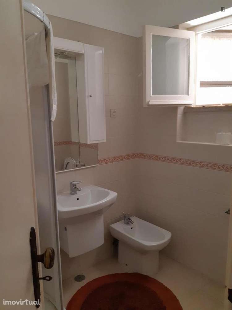 Quarto - localizado em Amadora Lisbon - Grande imagem: 5/6