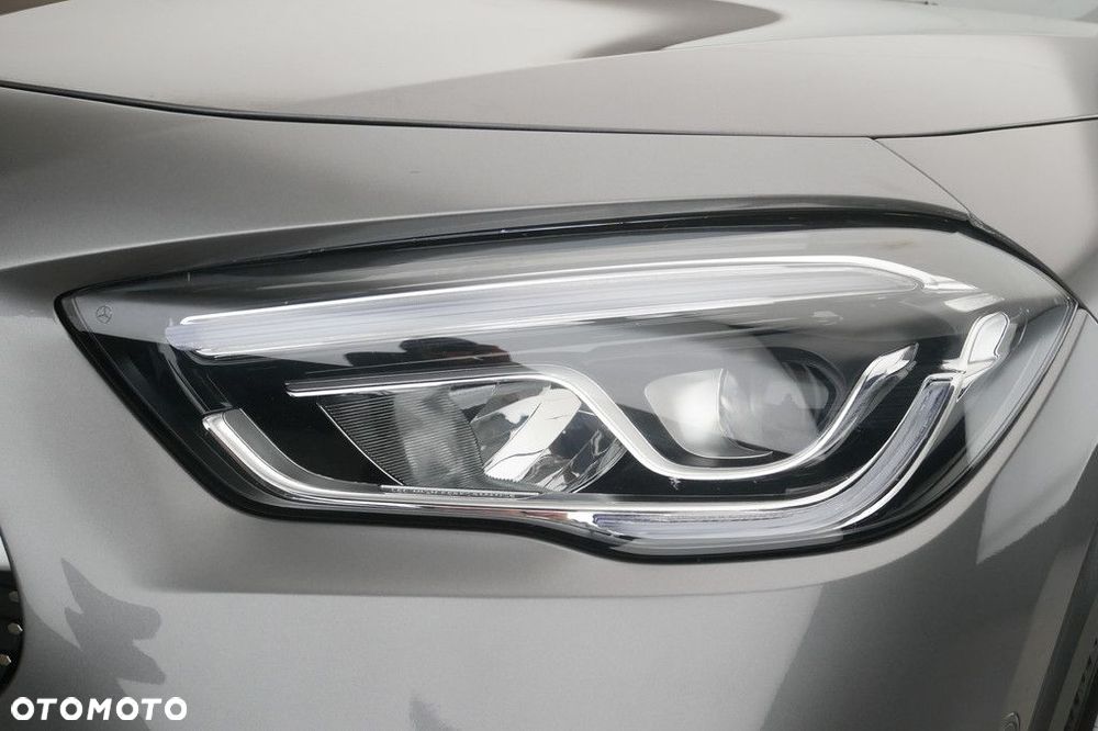 Mercedes-Benz GLA - 13