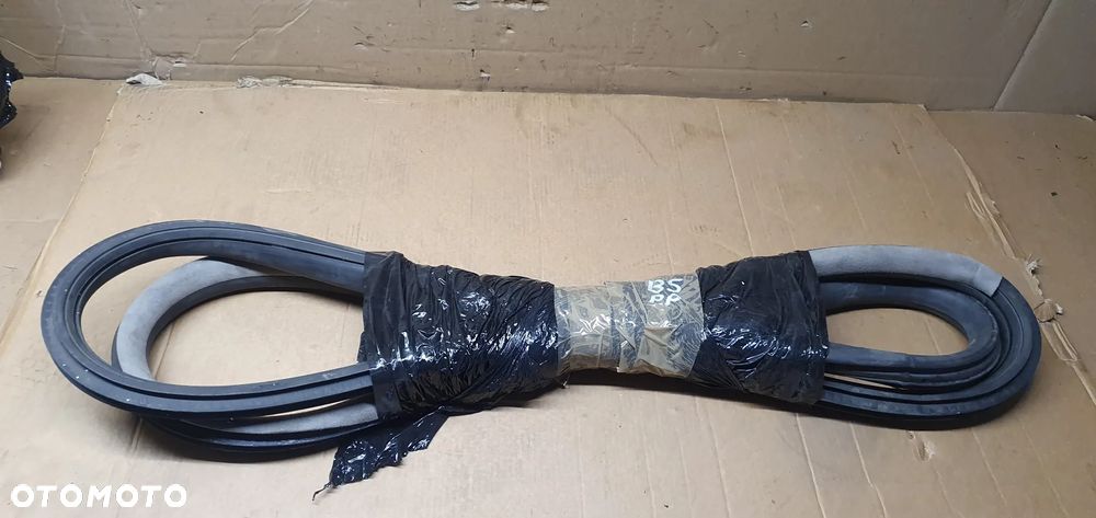 Uszczelka drzwi prawy przód przednia VW Passat B5 - 1